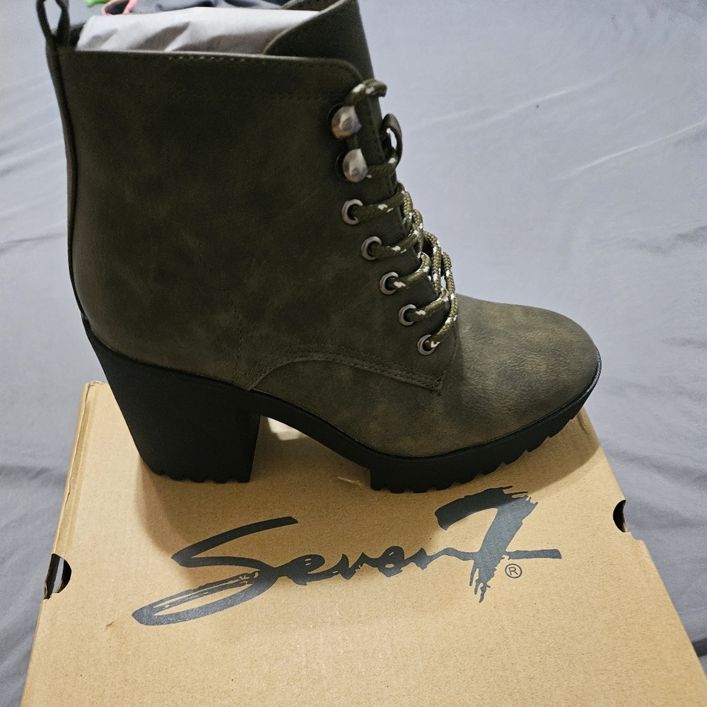 Brand New Seven7 olive boots